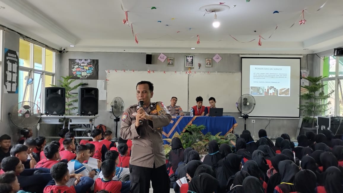 Aiptu Roi Martin, S.H Gelar Penyuluhan Kamtibmas di MAN 1 Padang Pariaman pada Kegiatan MPLS