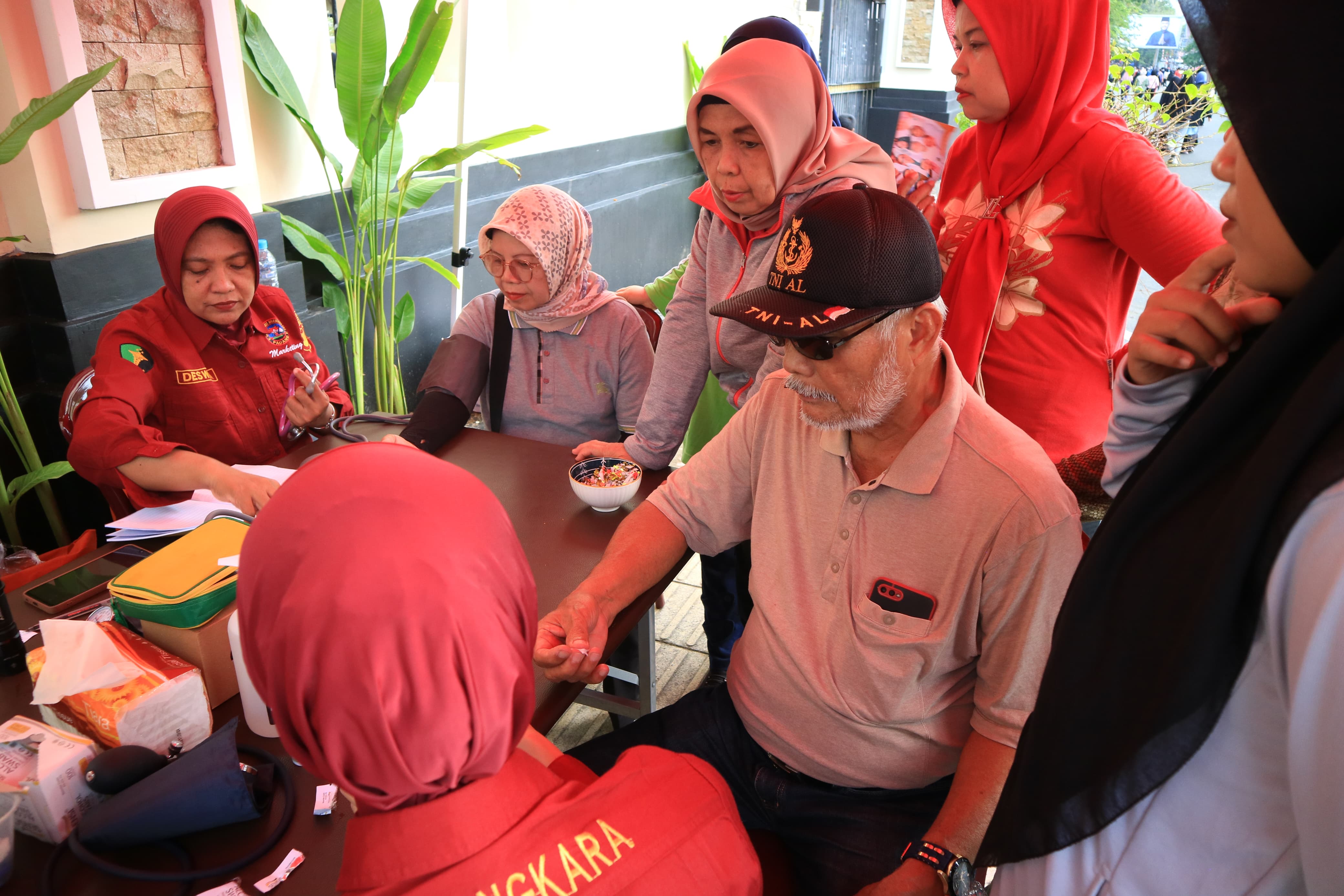 Rumah Sakit Bhayangkara Polda Sumbar Gelar Cek Kesehatan Gratis saat Car Free Day