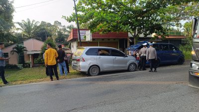 Antisipasi Aksi Tawuran dan Kenakalan Remaja, Personil Polres Dharmasraya Lakukan Razia Pengendara Membawa Sajam