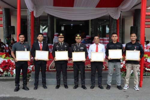 Berhasil Ungkap Kasus Pembunuhan Gadis Penjual Gorengan,  Polres Pd. Pariaman Terima Penghargaan dari Plt. Gubernur Sumbar