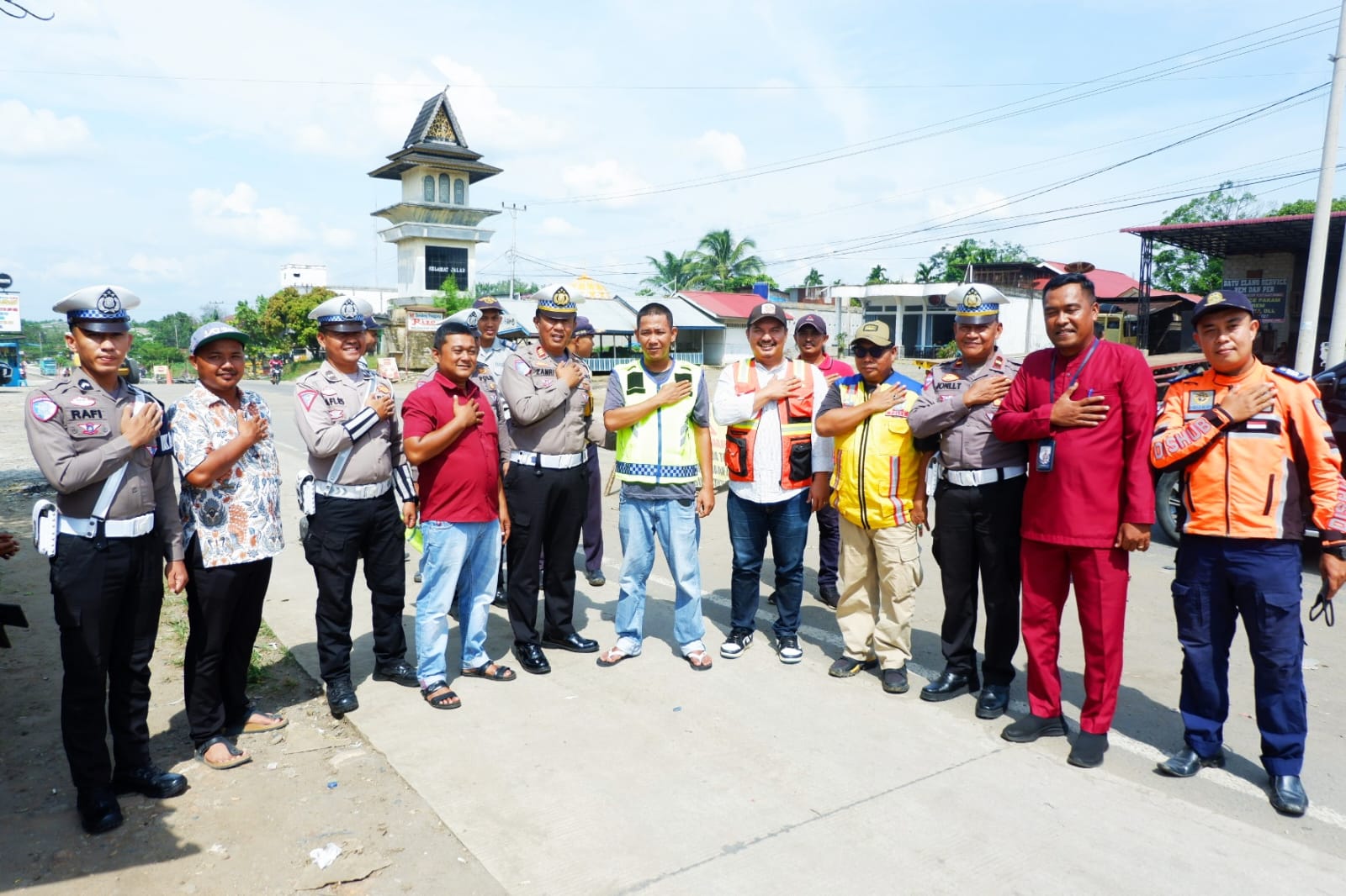 Koordinasi Prioritas Kendaraan Dinas dan Pemberian Rompi oleh Satlantas Polres Dharmasraya Bersama Dishub dan BPJN