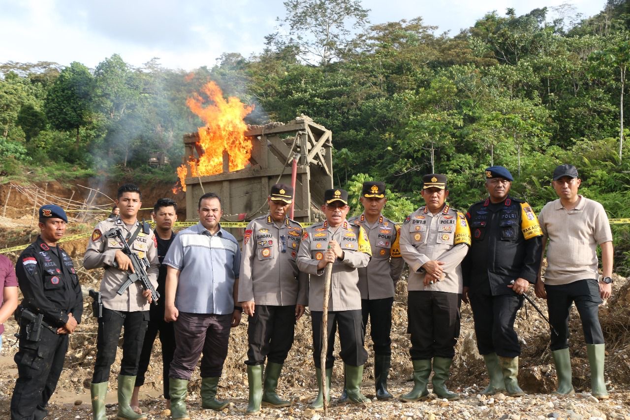 Kapolda Sumbar Pimpin Operasi pemberantasan kegiatan tambang Ilegal di Solok Selatan