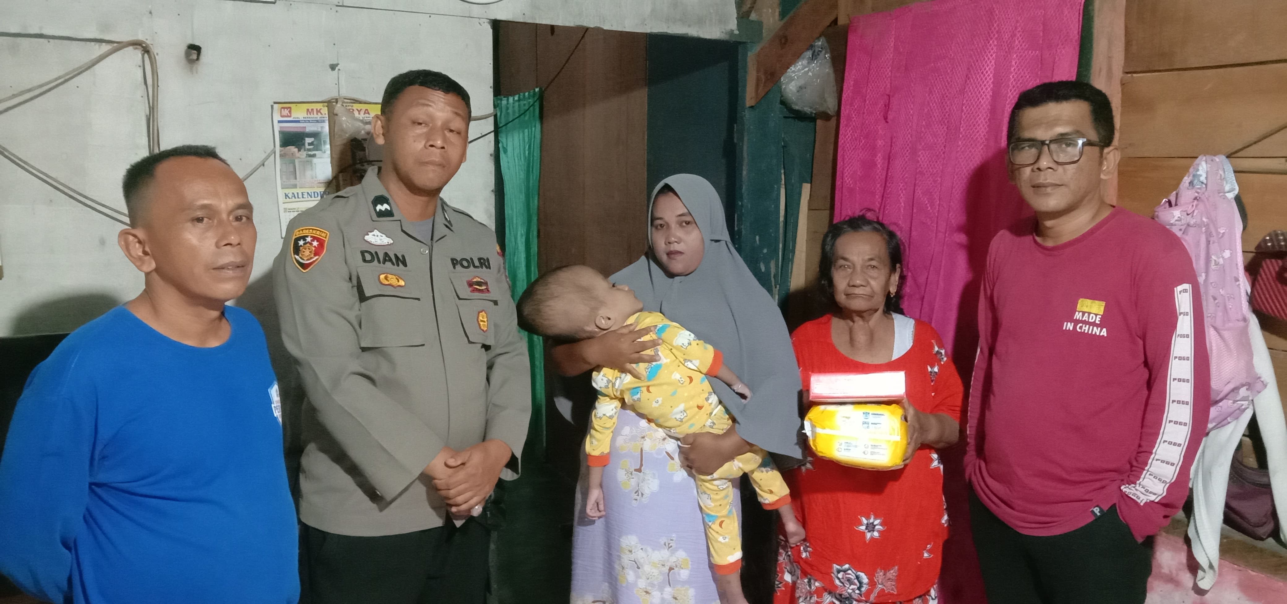 Aipda Dian Wihendro Kembali Serahkan Bantuan kepada Anak Menderita Sakit Hidrosefalus.