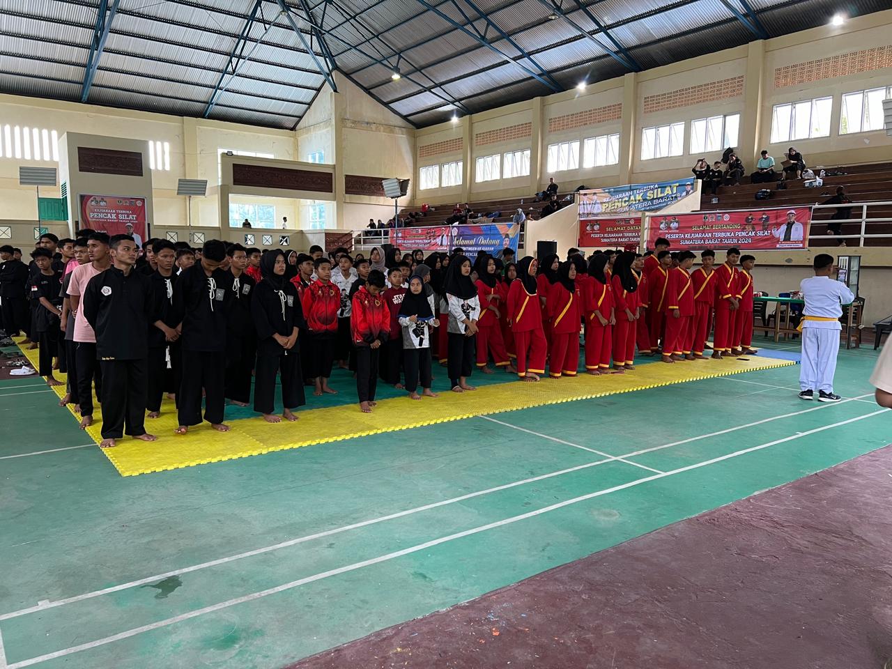 Kapolsek IV Jurai Hadiri Pembukaan Kejuaraan Terbuka Pencak Silat Tingkat Provinsi Sumatera Barat tahun 2024 di Kabupaten Pesisir Selatan. 