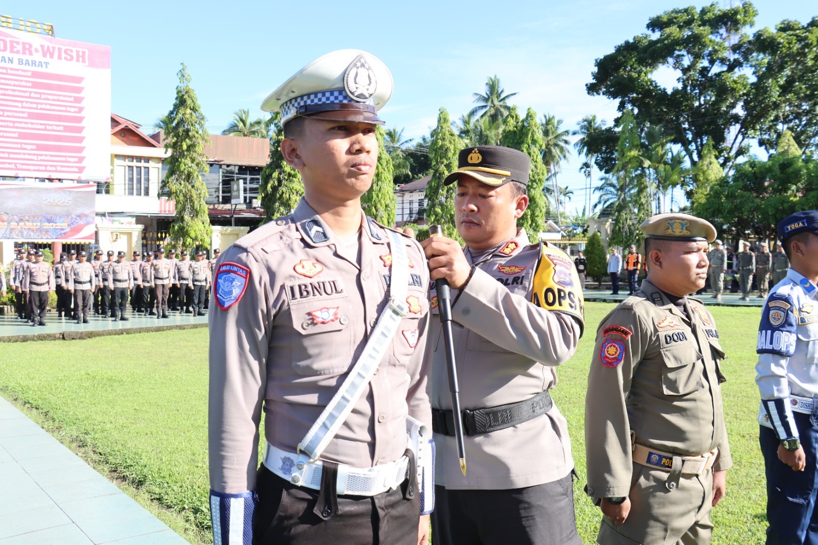 Polres Pasaman Barat Gelar Apel Pasukan Operasi Lilin 2024 Jelang Pengamanan Natal Tahun 2024 dan Tahun Baru 2025