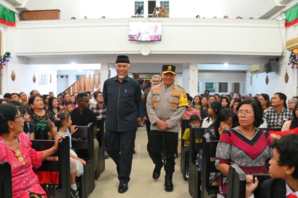 Kapolda Sumbar Tinjau Gereja dan Pos Pengamanan Pada Malam Natal 2024