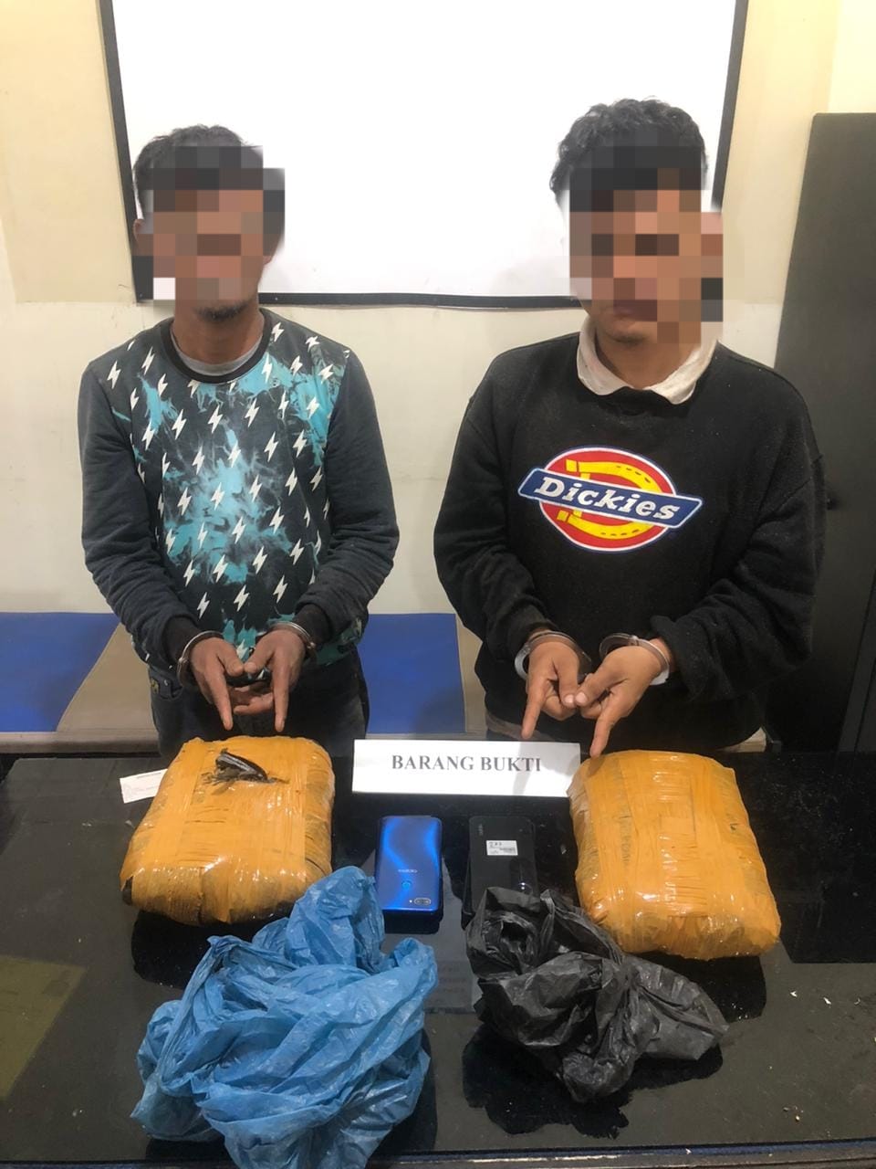 Polisi Agam Bekuk Dua Pengedar Ganja, 2 Kilo Ganja Berhasil Disita