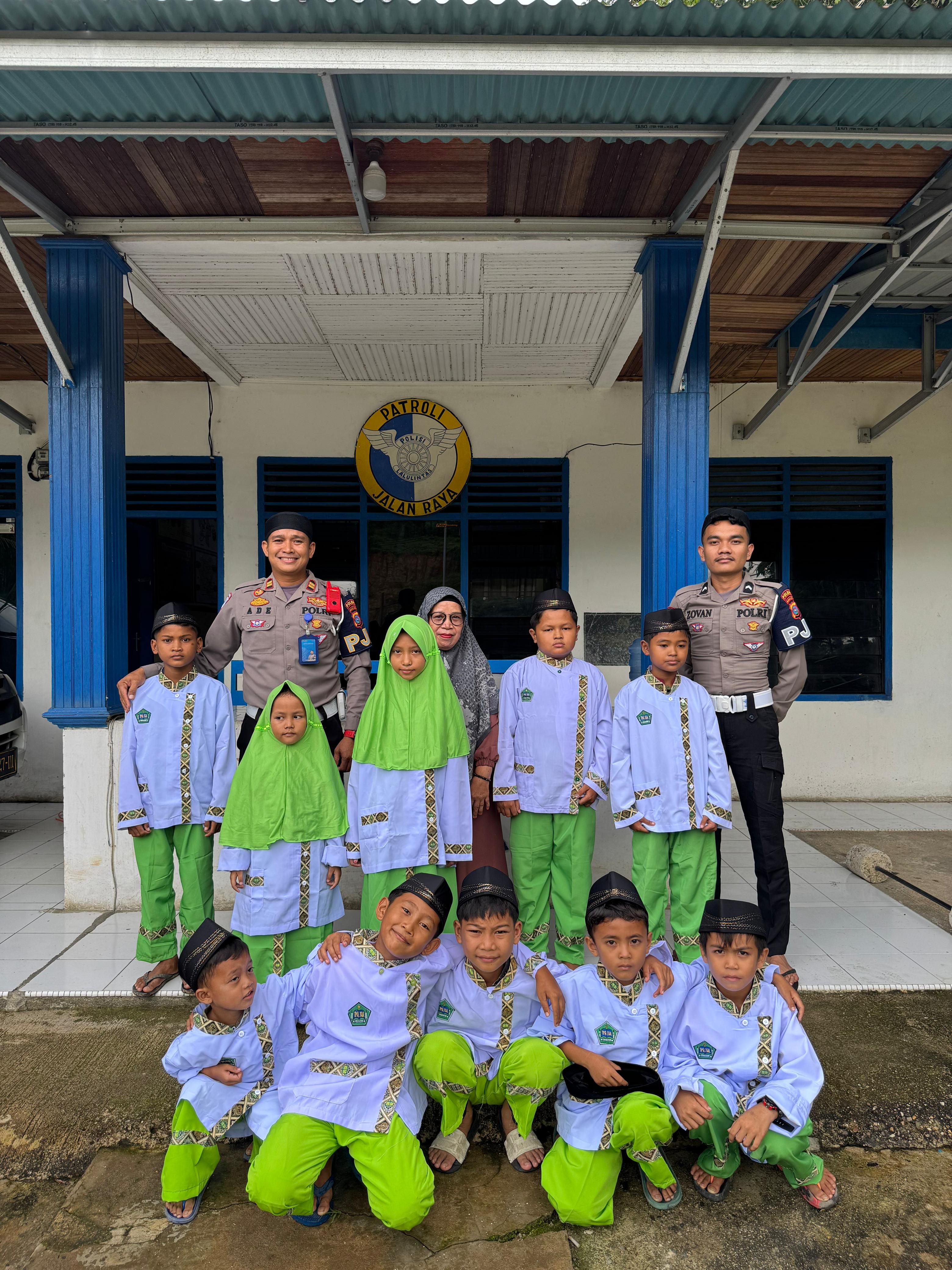 INOVASI SAT PJR 3 DITLNTAS POLDA SUMBAR UBAH SEBAGIAN RUANGAN KANTOR UNTUK DIJADIKAN TEMPAT PENDIDIKAN