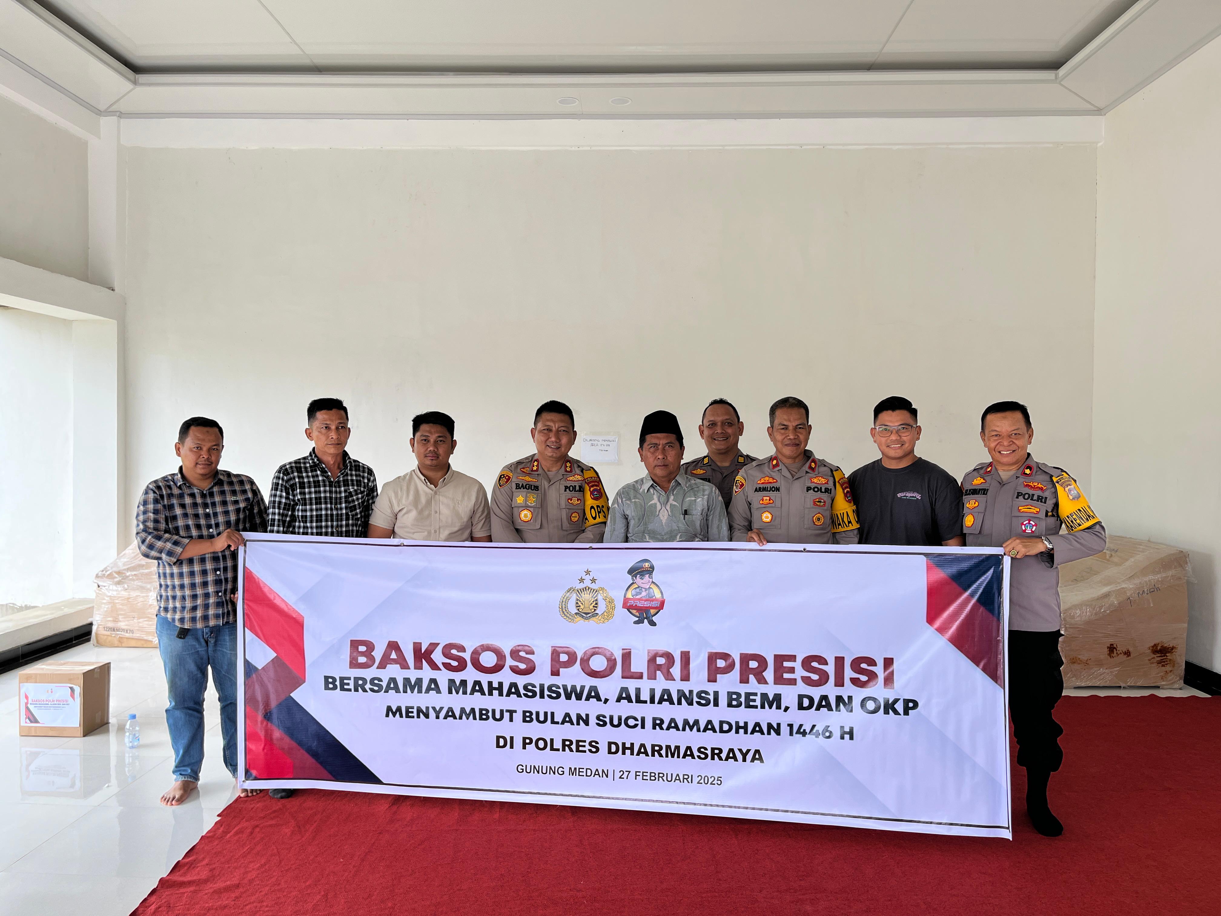 Polres Dharmasraya Gelar Silaturrahmi dan Bagikan Bantuan Sosial Kepada Mahasiswa dan Ponpes Sambut Bulan Suci Ramadhan 1446 H