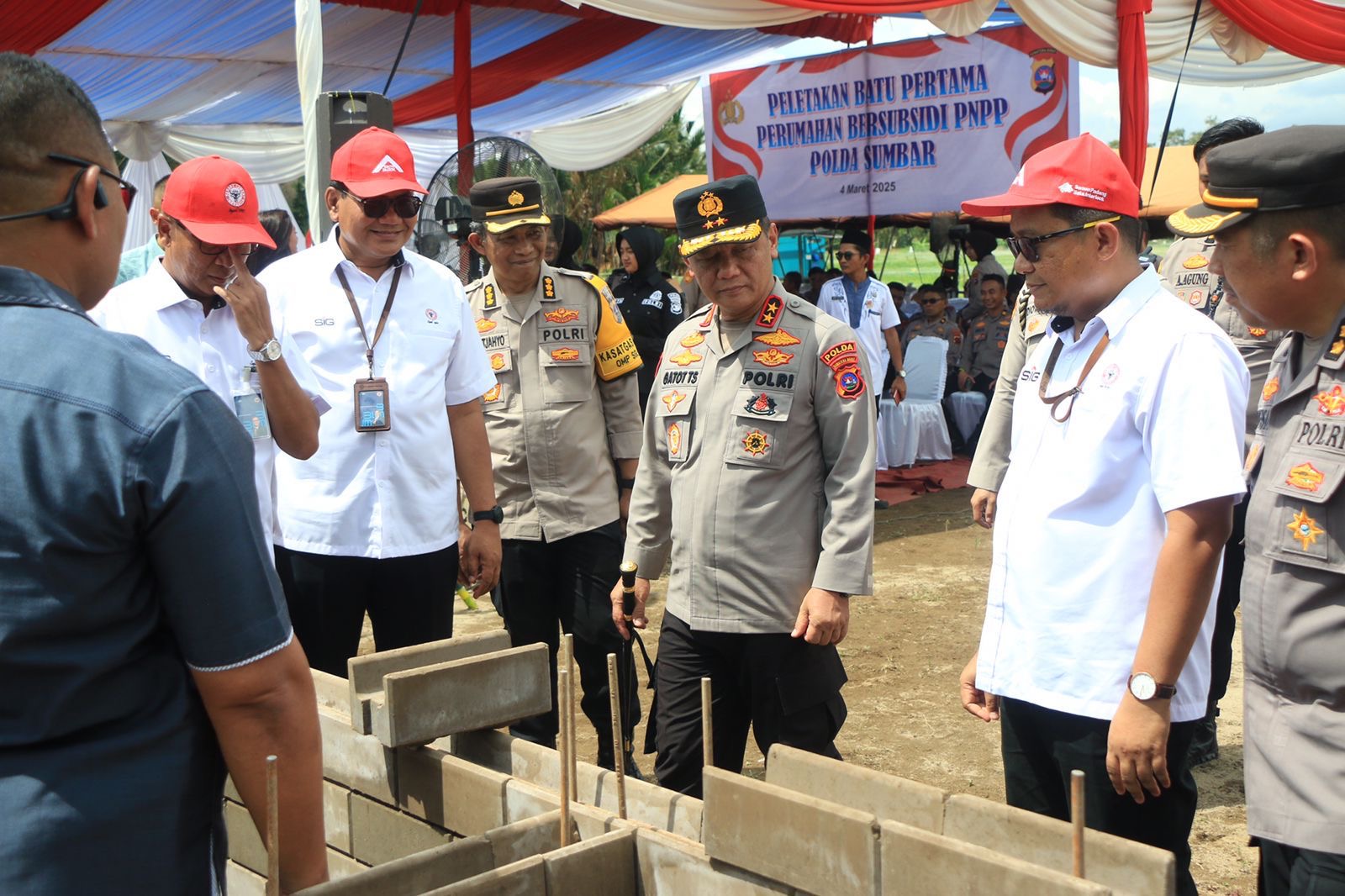 Dukung Program Pembangunan 3 Juta Rumah, Peletakan Batu Pertama Perumahan Bersubsidi PNPP oleh Kapolda Sumbar