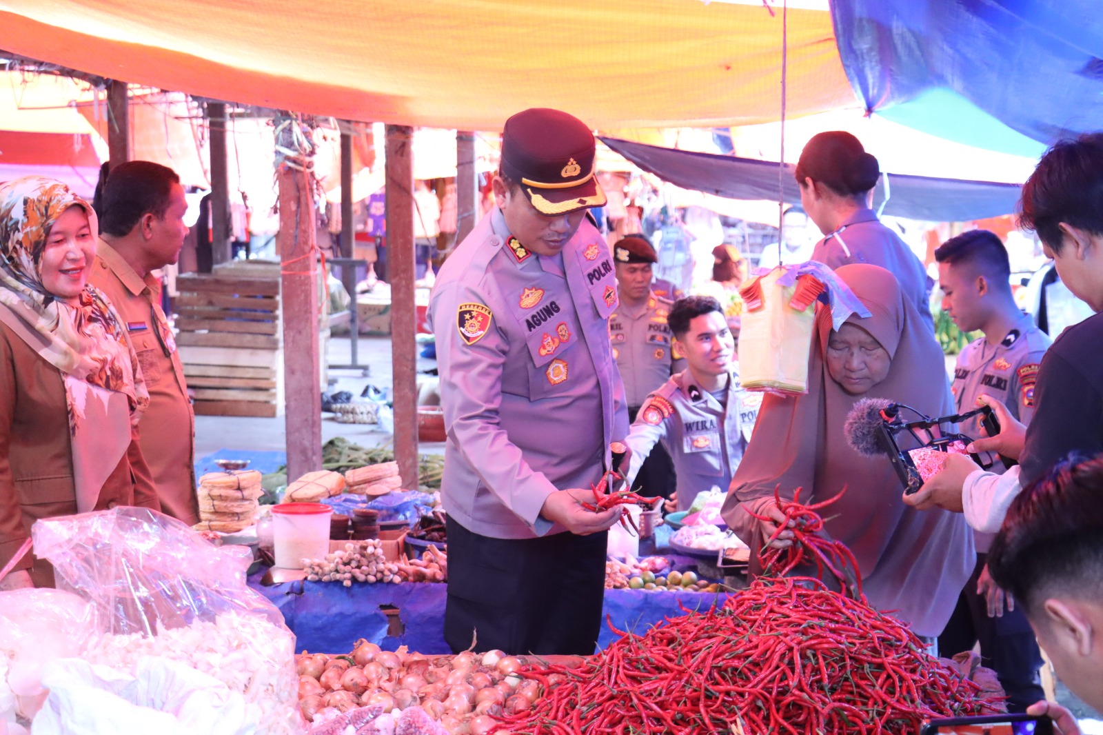 Kapolres Pasaman Barat Bersama Dinas Terkait Pantau Harga Sembako di Pasar Tradisional Kabupaten Pasaman Barat