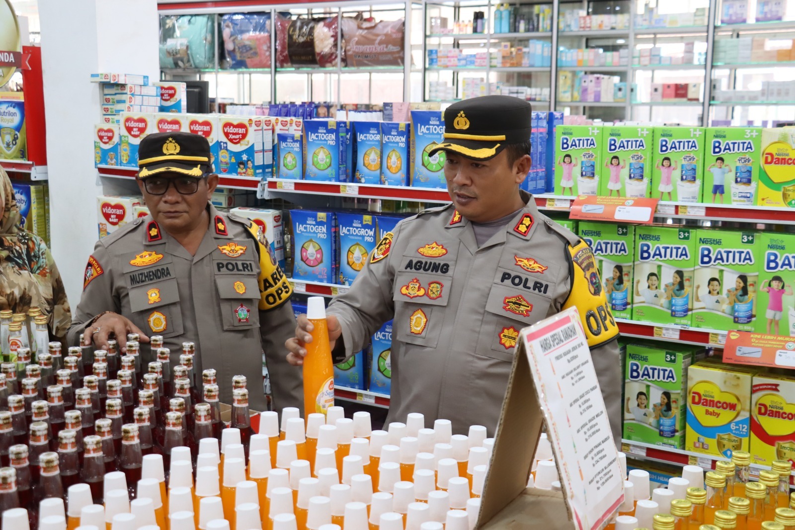 Pastikan Stok Sembako Aman, Kapolres Pasaman Barat Bersama Dinas Terkait, Sidak Beberapa Swalayan Dan Grosir Beras