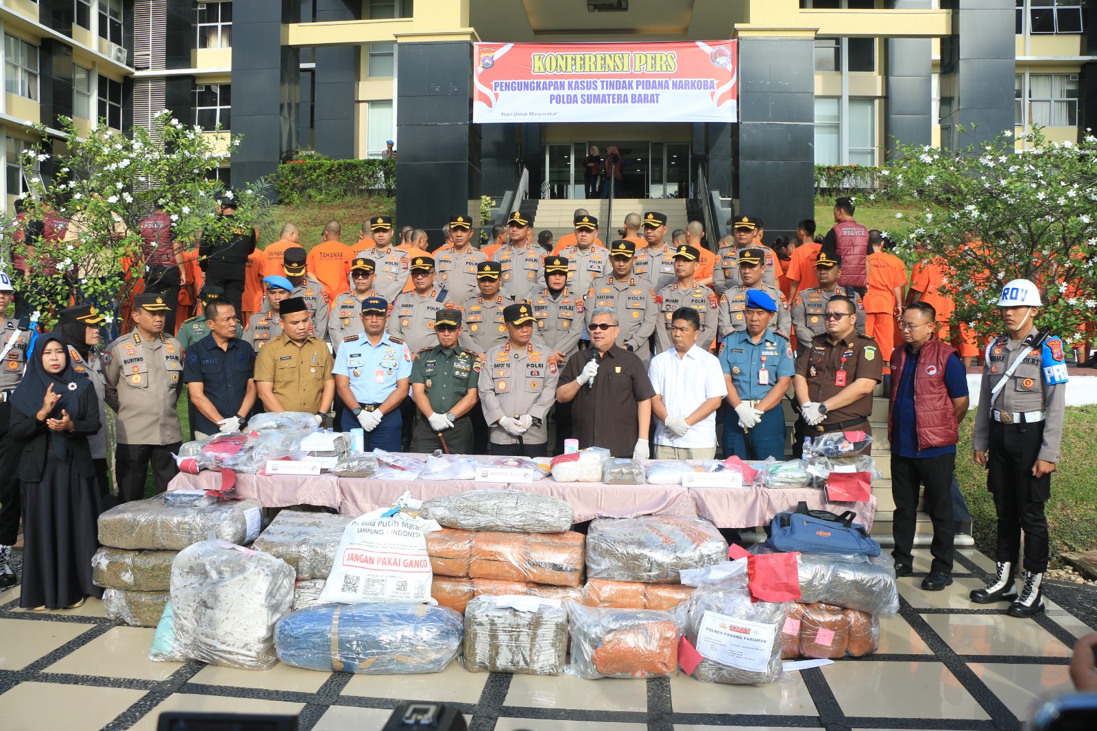 FORKOMPIMDA SUMBAR BERSATU PERANGI NARKOBA, APRESIASI KINERJA KAPOLDA UNGKAP KASUS BESAR!