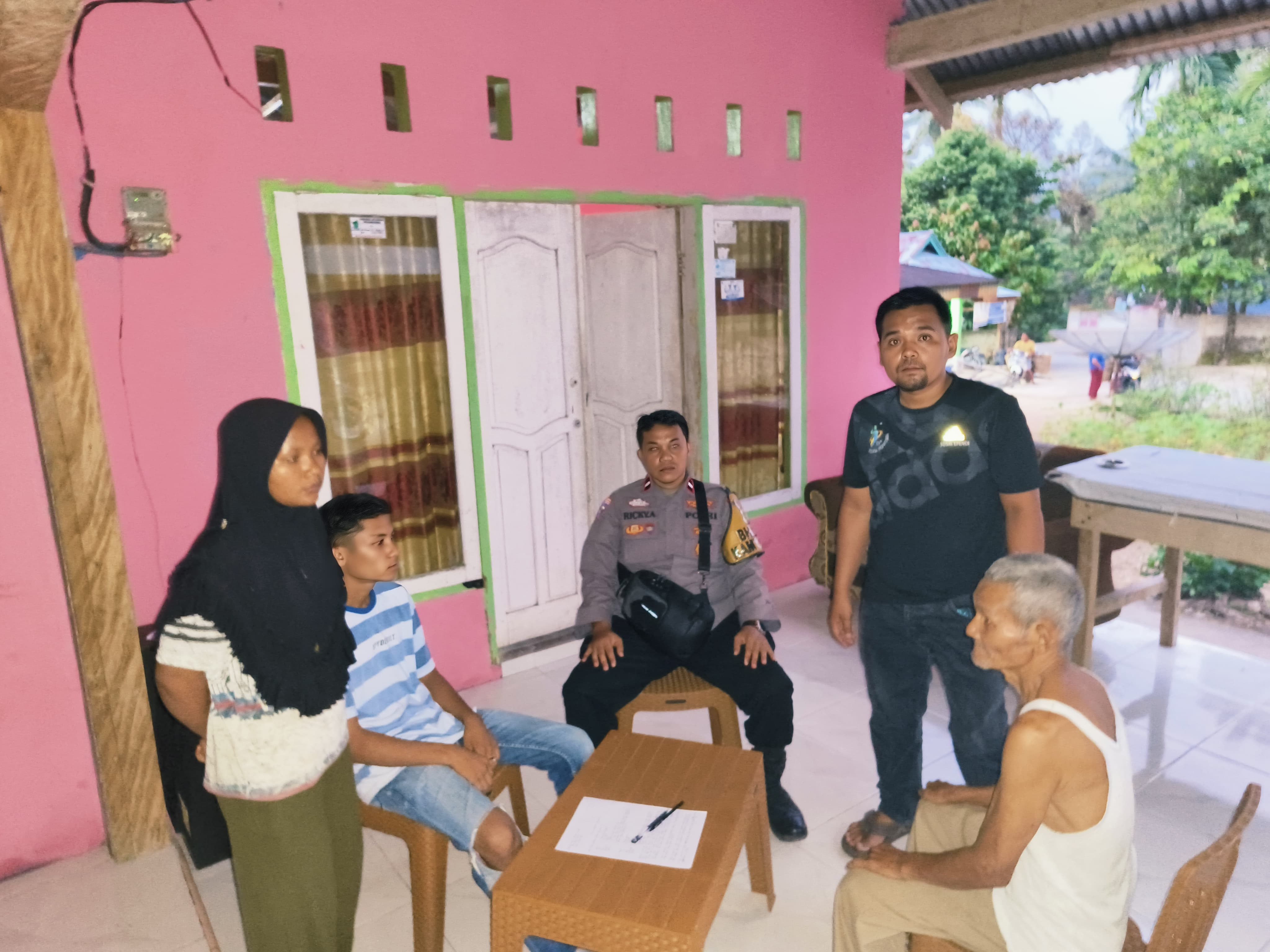 Aipda Riki Andrea Selesaikan Kasus Pencurian 2 Karung Padi Melalui Problem Solving
