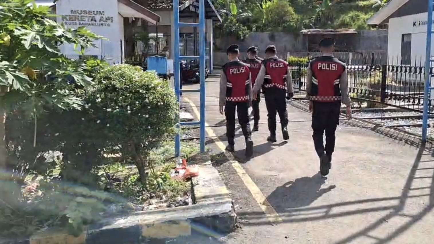 Cegah Aksi Premanisme, Personel Sat Samapta Polres Sawahlunto Berikan Himbauan Di Objek Wisata