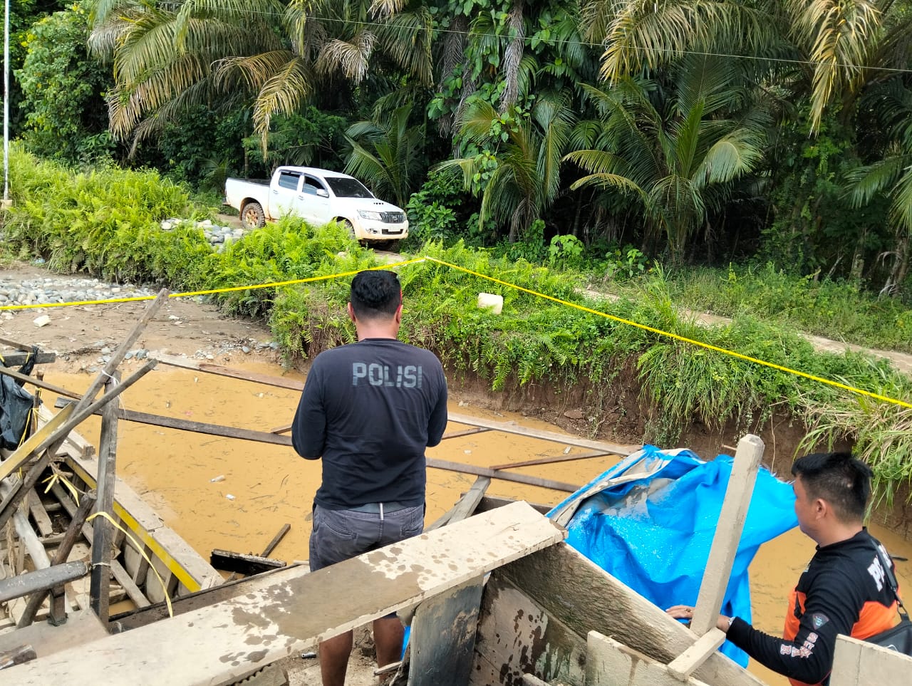 Polres Solok Selatan Tindak Kapal Ilegal Mining di Pulau Karam Kecamatan Sangir Batang Hari Kab. Solok Selatan