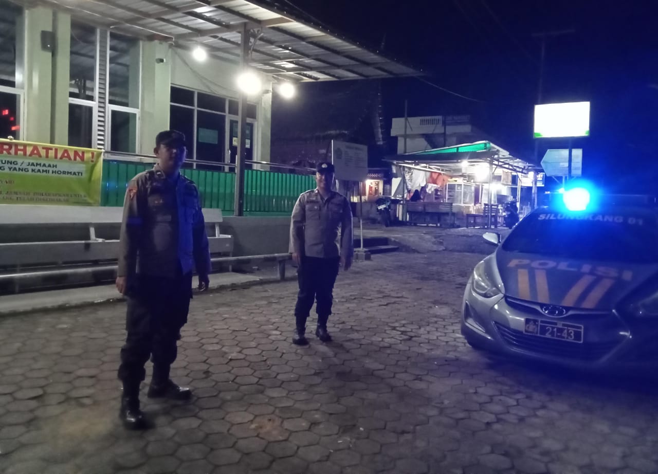 Cegah Premanisme dan Gangguan Kamtibmas, Polsek Muaro Kalaban Intensifkan Patroli Malam di Jalan Lintas Sumatera
