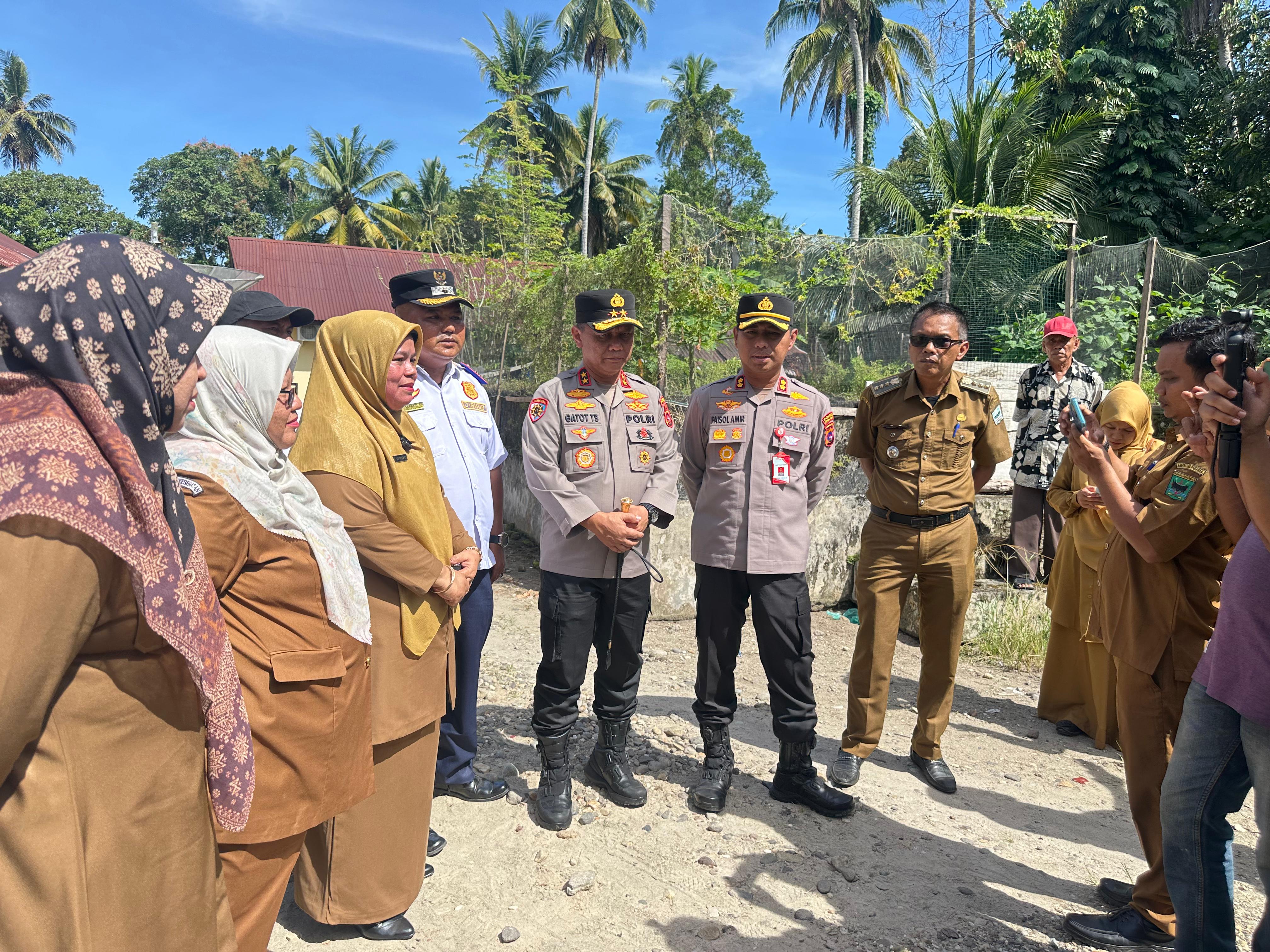 Sinergi Kemanusiaan; Kapolda Sumbar bersama Pemda dan Dinsos pimpin pembebasan ODGJ yg terpasung selama 15 tahun.