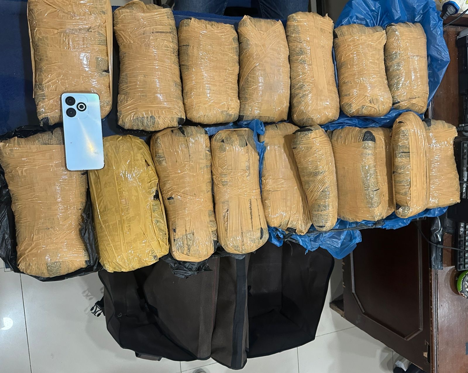 Ditresnarkoba Polda Sumbar Tangkap Pelaku Narkoba, 17 Paket Besar Ganja Disita