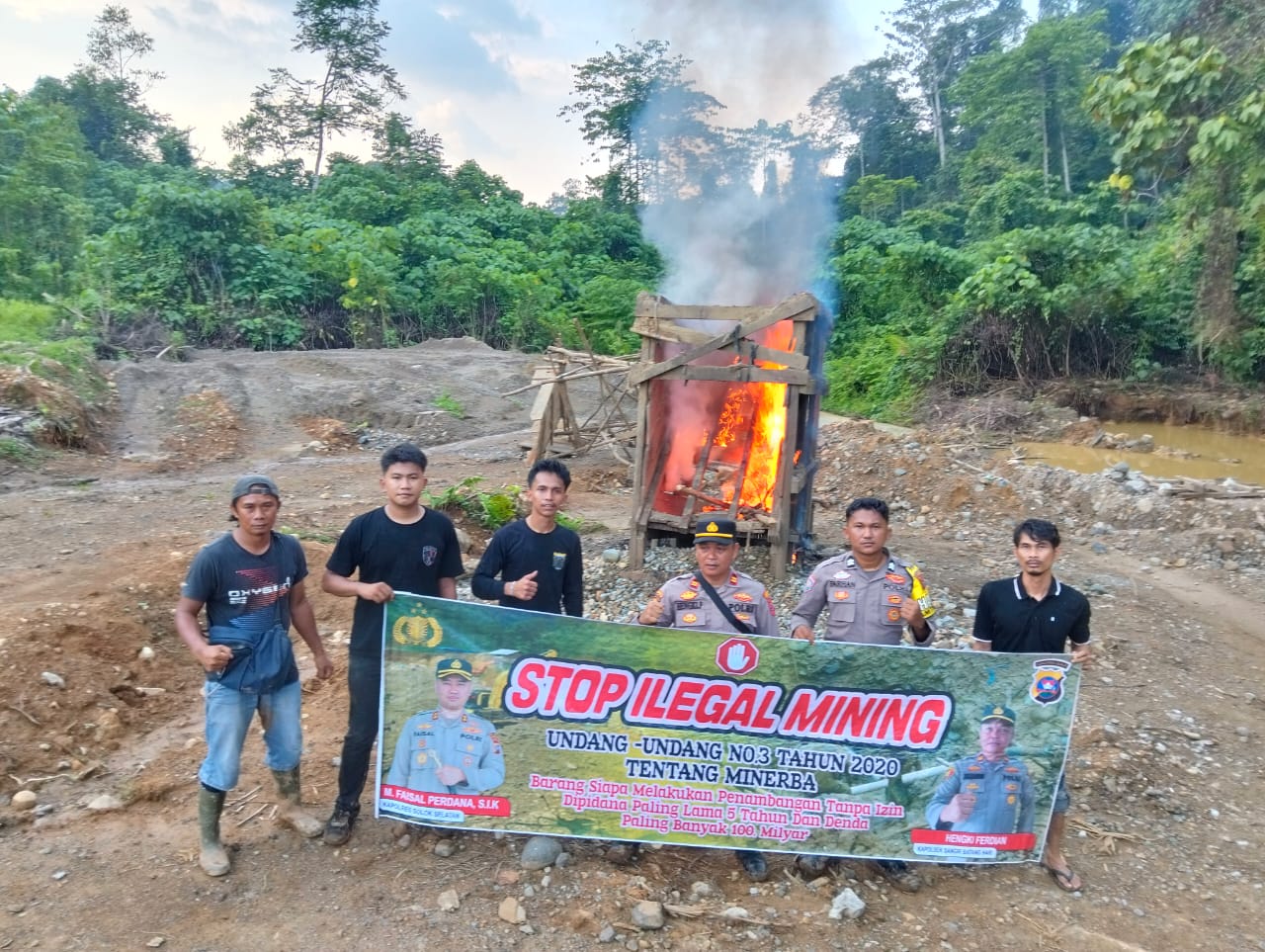 Satgas Anti Illegal Minning Polres Solok Selatan konsisten gencar penindakan tambang ilegal, kali ini di daerah Sungai Batanghari