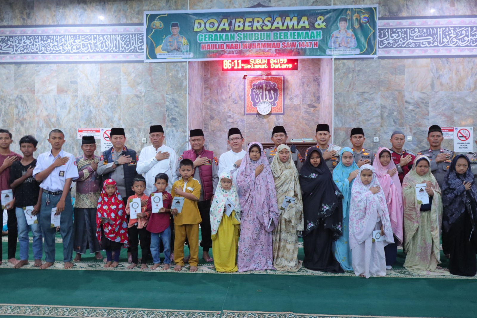 Kapolda Sumbar Irjen Pol Gatot Tri Suryanta Gelar Gerakan Subuh Berjamaah dan Doa Bersama di Mesjid Baitturahim Payakumbuh