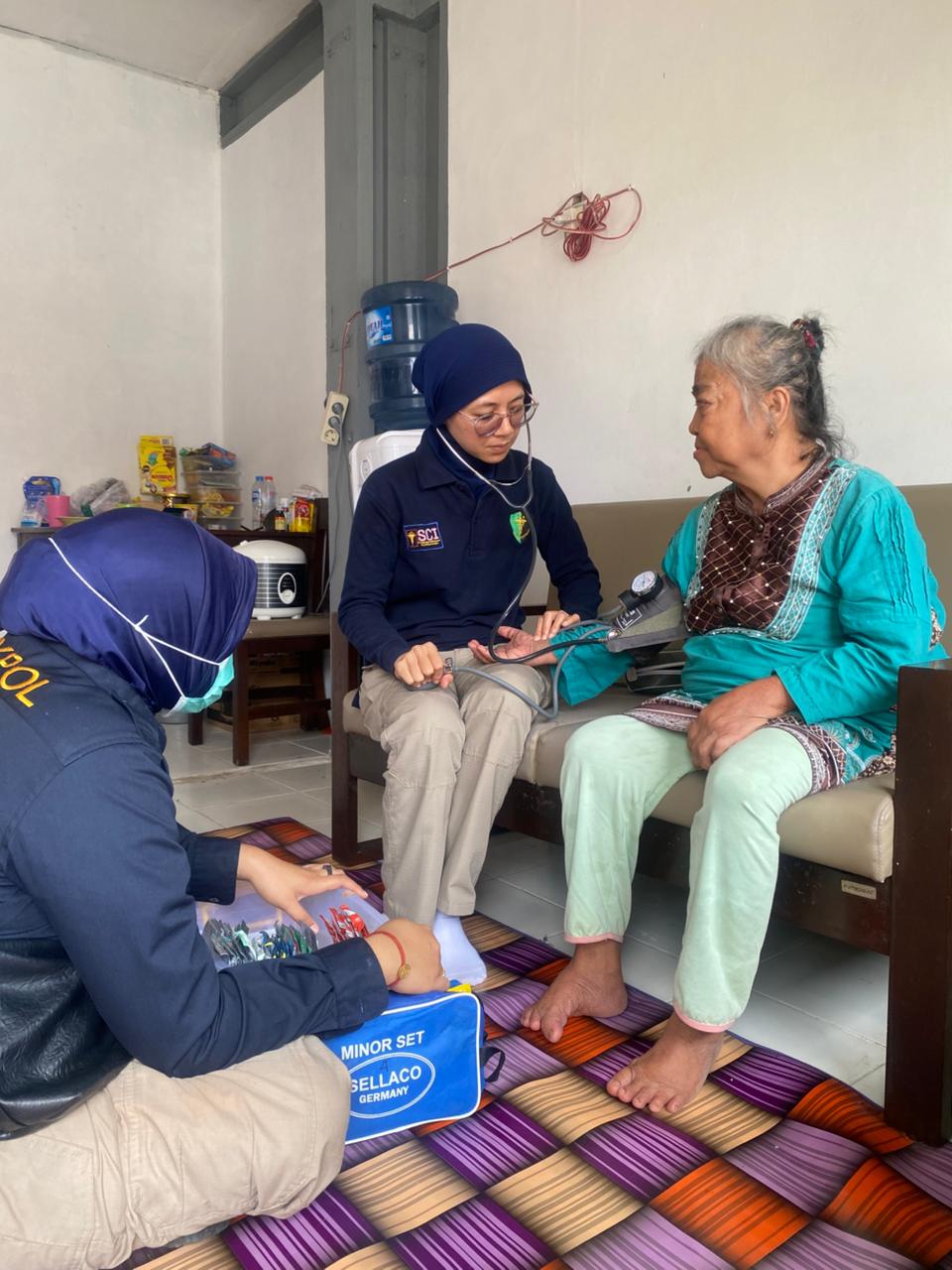 Polda Sumbar Intensifkan Bakti Kesehatan bagi Korban Banjir, 54 Warga Mendapat Pengobatan Gratis